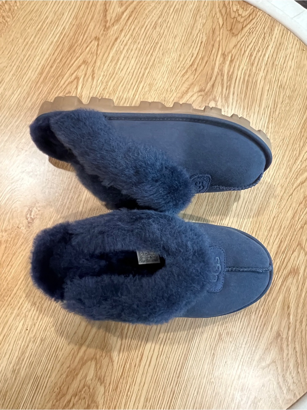 UGG Coquette Women's Slippers size 9 but fits like a 10
